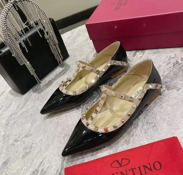 hype Valentino flat shoes