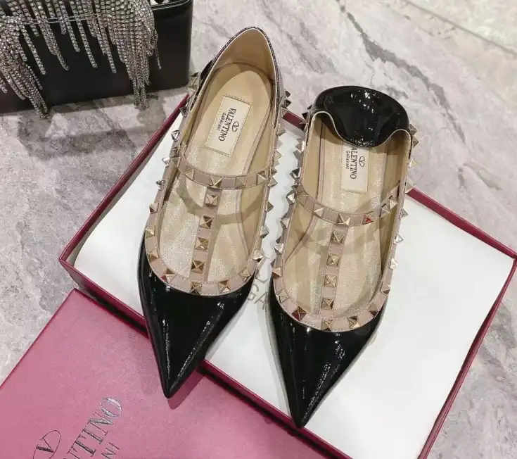 hype Valentino flat shoes