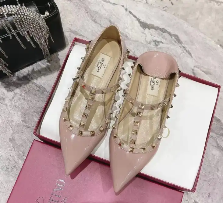 hype Valentino flat shoes