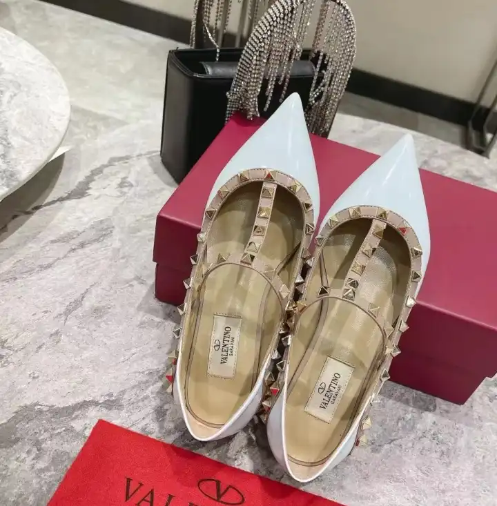 hype Valentino flat shoes