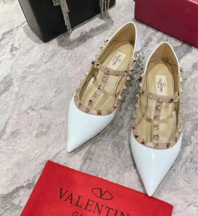 hype Valentino flat shoes