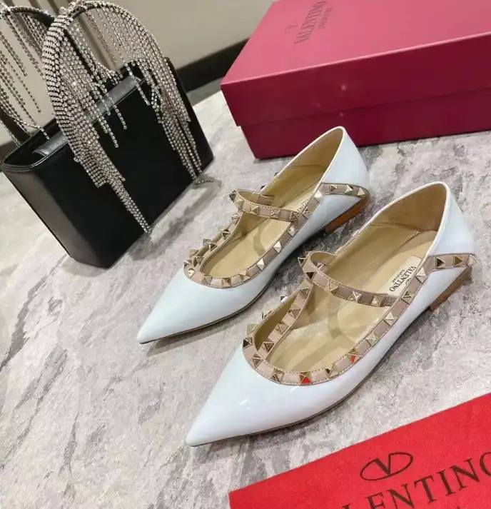 hype Valentino flat shoes