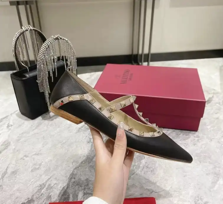 hype Valentino flat shoes