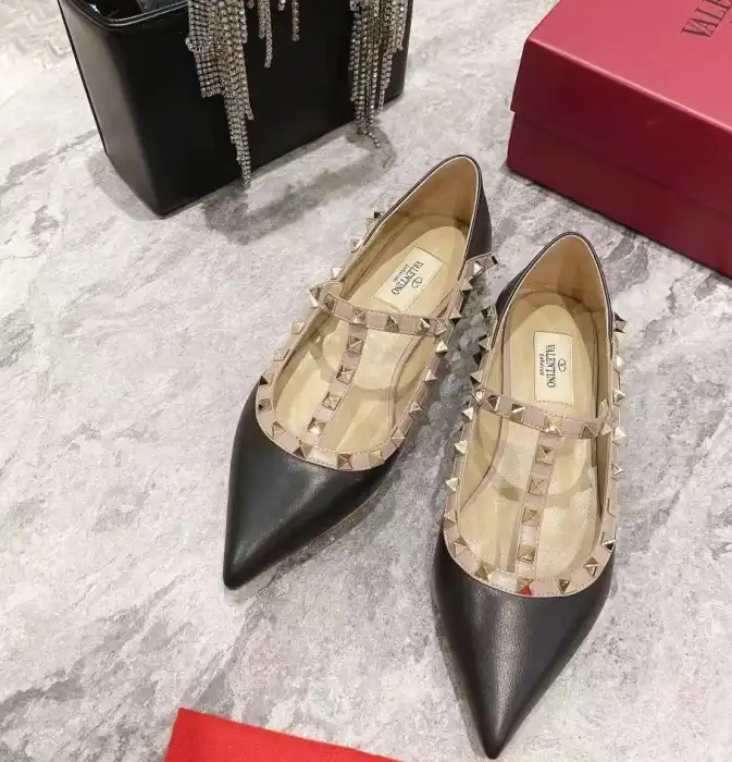 hype Valentino flat shoes