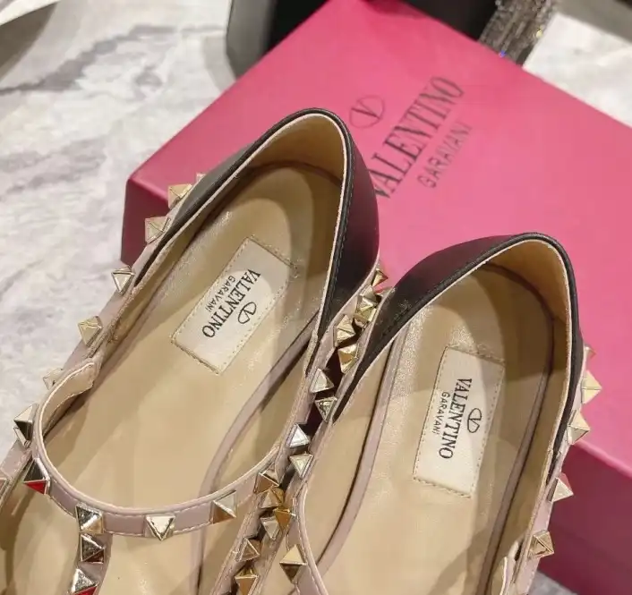 hype Valentino flat shoes