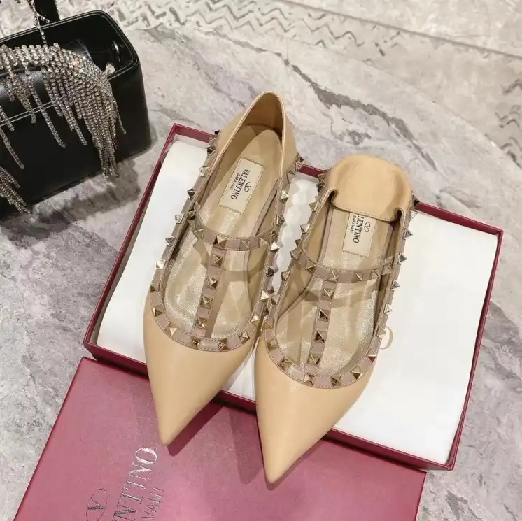 hype Valentino flat shoes