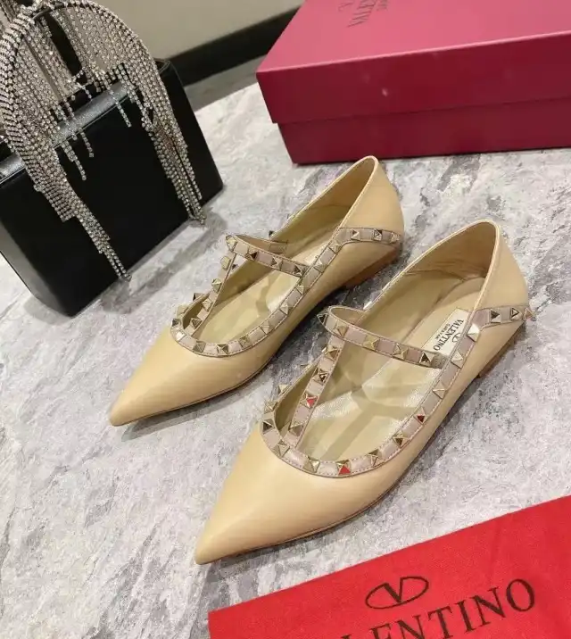 hype Valentino flat shoes