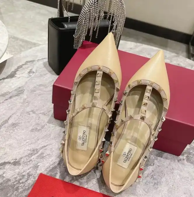 hype Valentino flat shoes