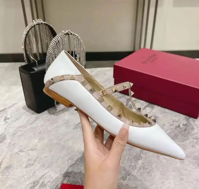 hype Valentino flat shoes