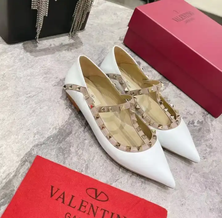 hype Valentino flat shoes