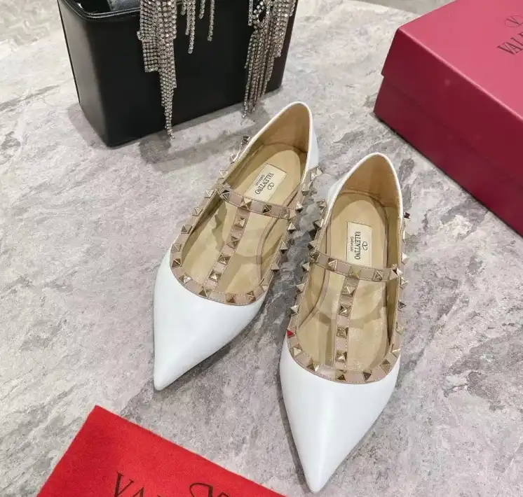 hype Valentino flat shoes