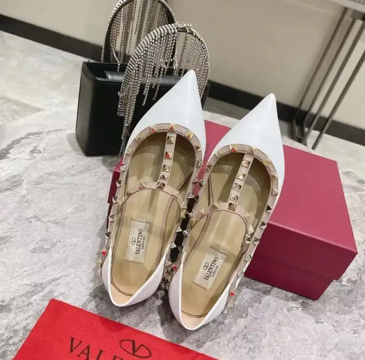 hype Valentino flat shoes