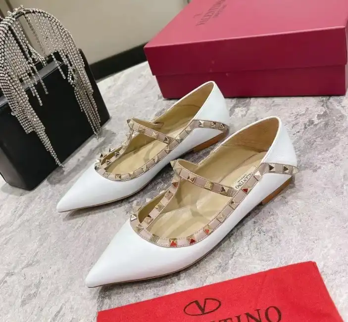 hype Valentino flat shoes