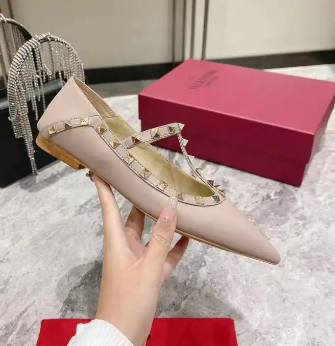 hype Valentino flat shoes