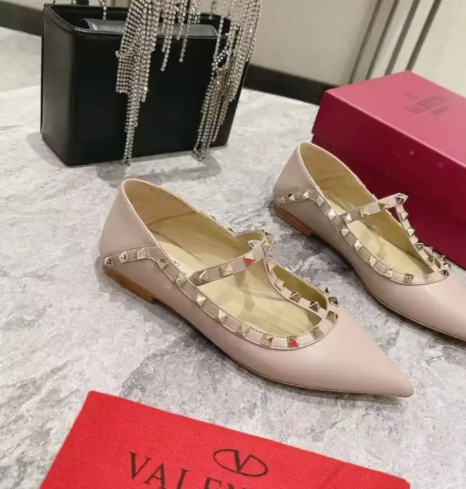 hype Valentino flat shoes