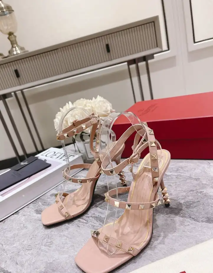 hype Valentino Sandals