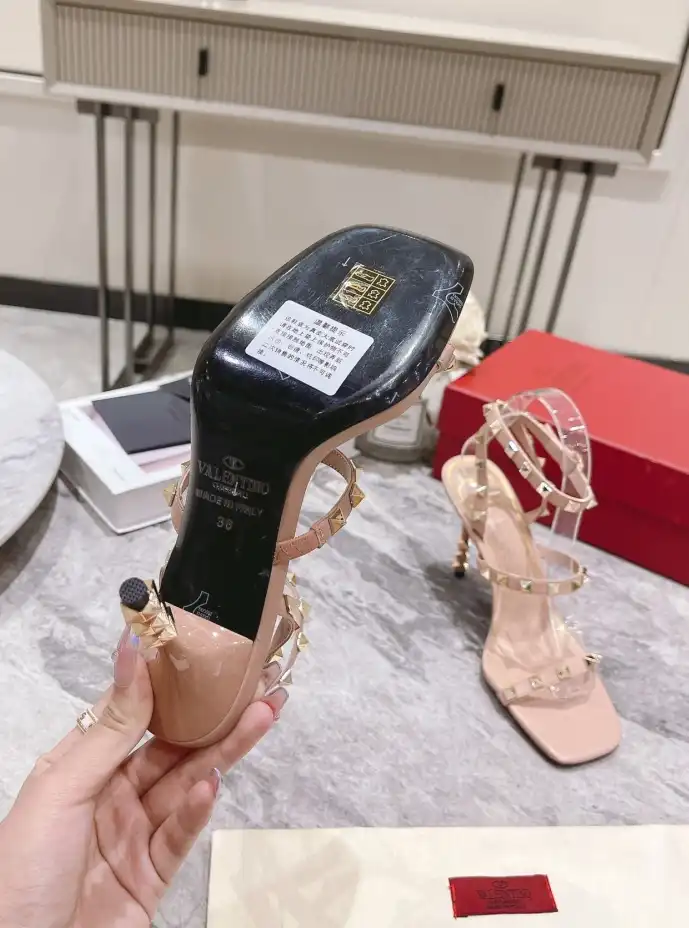 hype Valentino Sandals