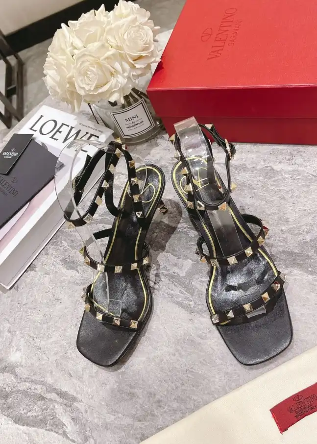 hype Valentino Sandals