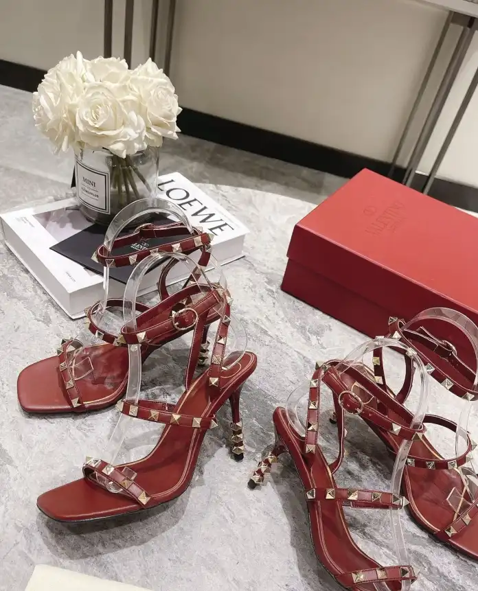 hype Valentino Sandals