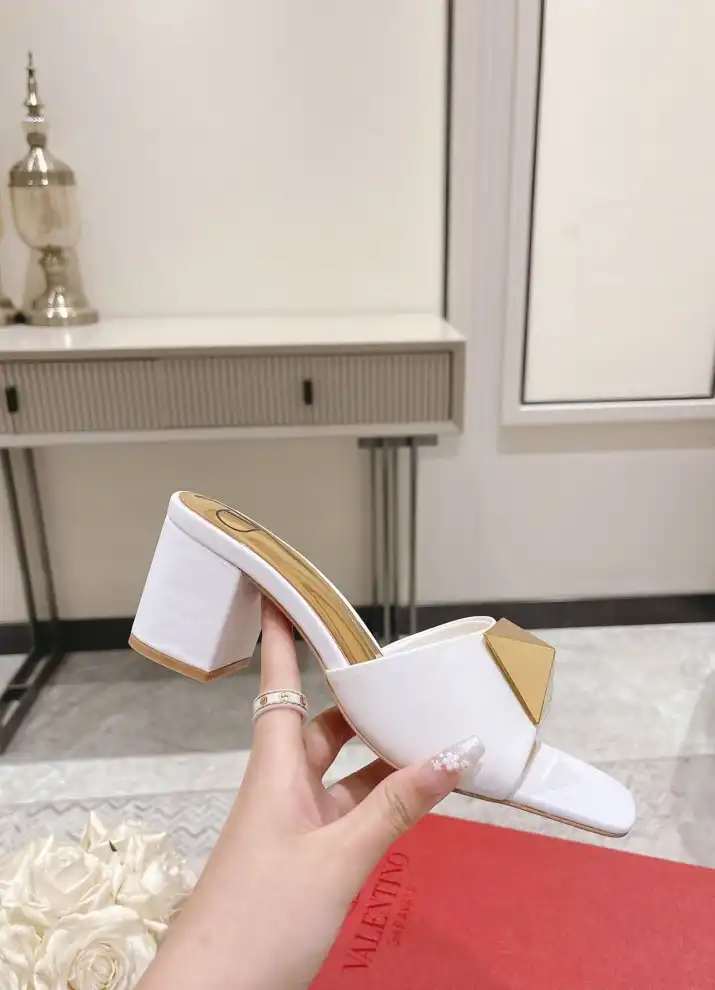 hype Valentino High Heels