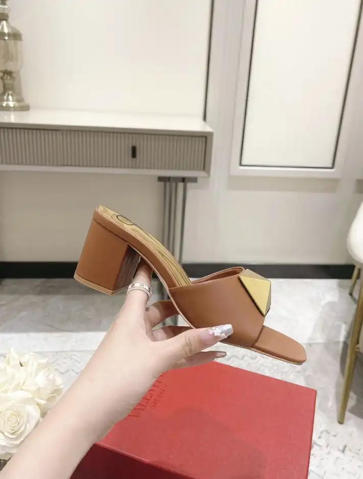 hype Valentino High Heels