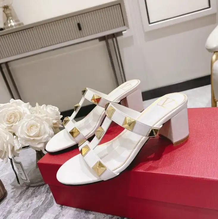 hype Valentino Sandals