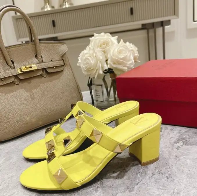 hype Valentino Sandals