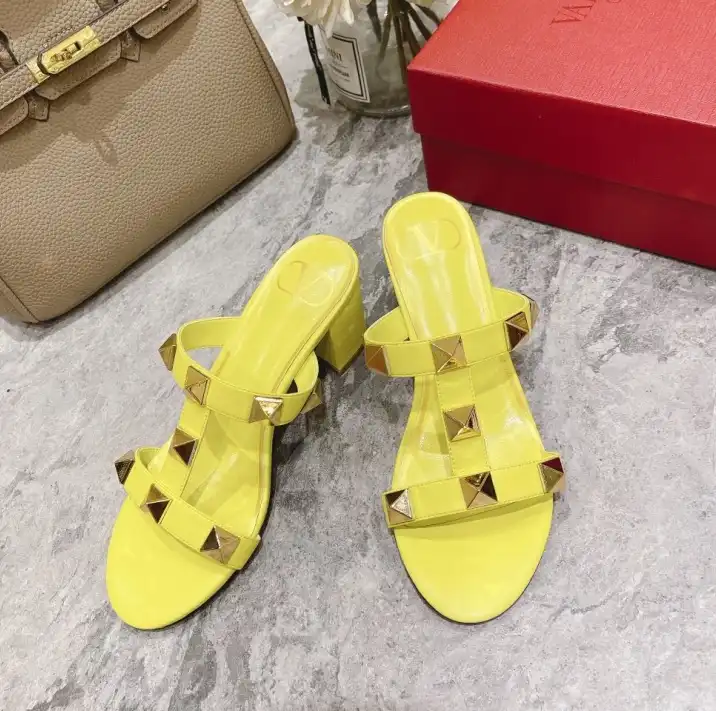 hype Valentino Sandals