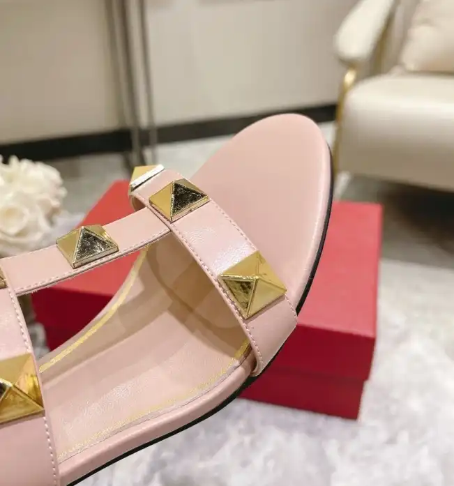 hype Valentino Sandals