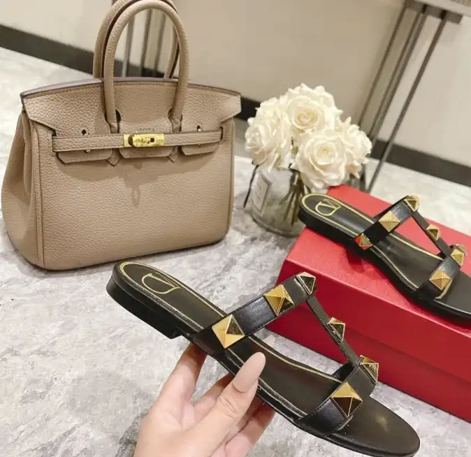 hype Valentino Sandals