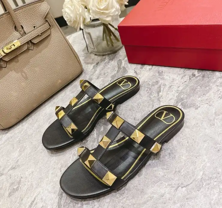 hype Valentino Sandals