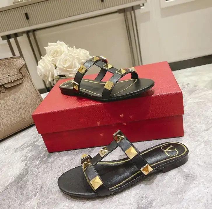 hype Valentino Sandals