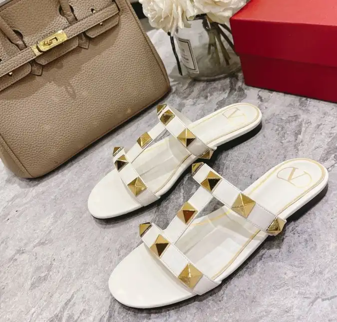 hype Valentino Sandals