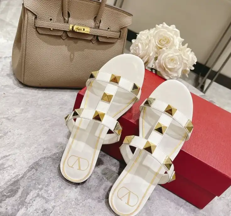 hype Valentino Sandals