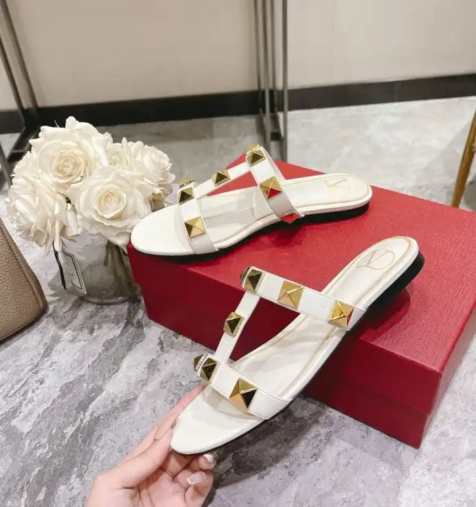 hype Valentino Sandals