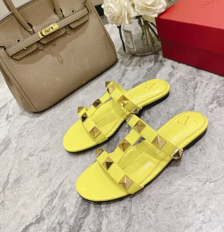 hype Valentino Sandals