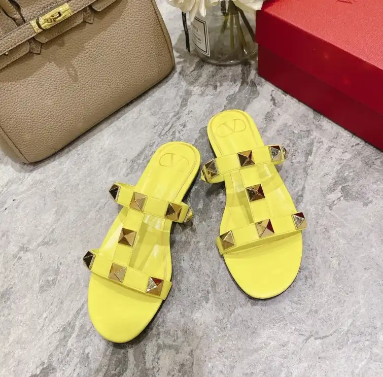 hype Valentino Sandals