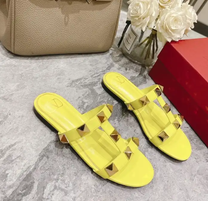 hype Valentino Sandals