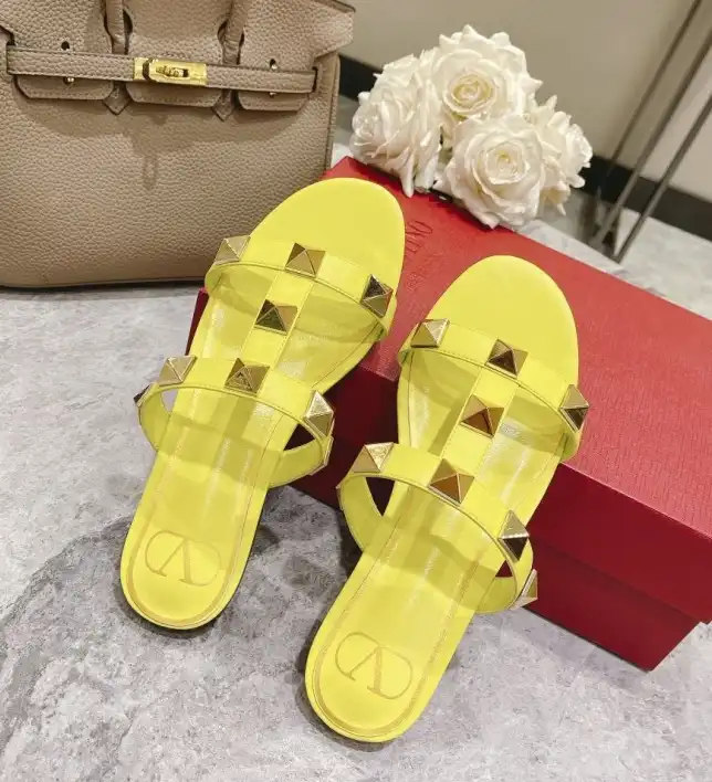 hype Valentino Sandals