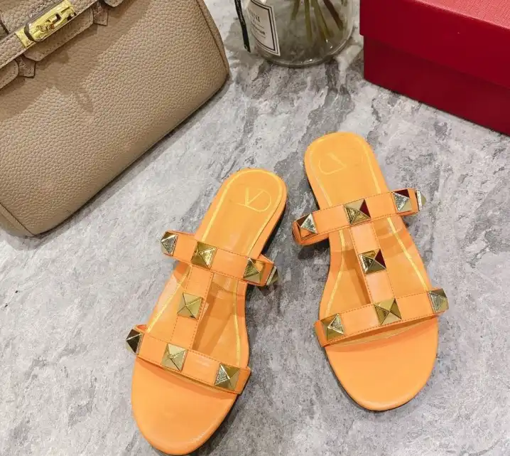 hype Valentino Sandals