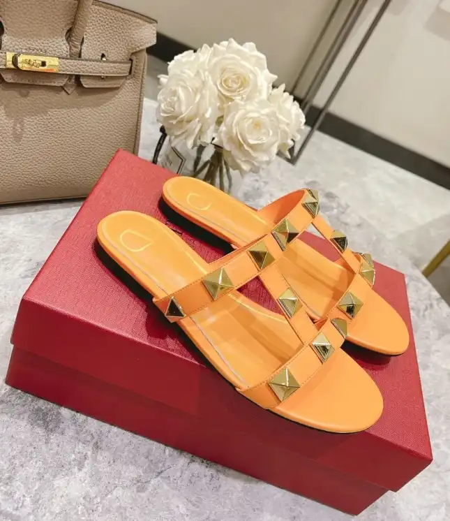 hype Valentino Sandals