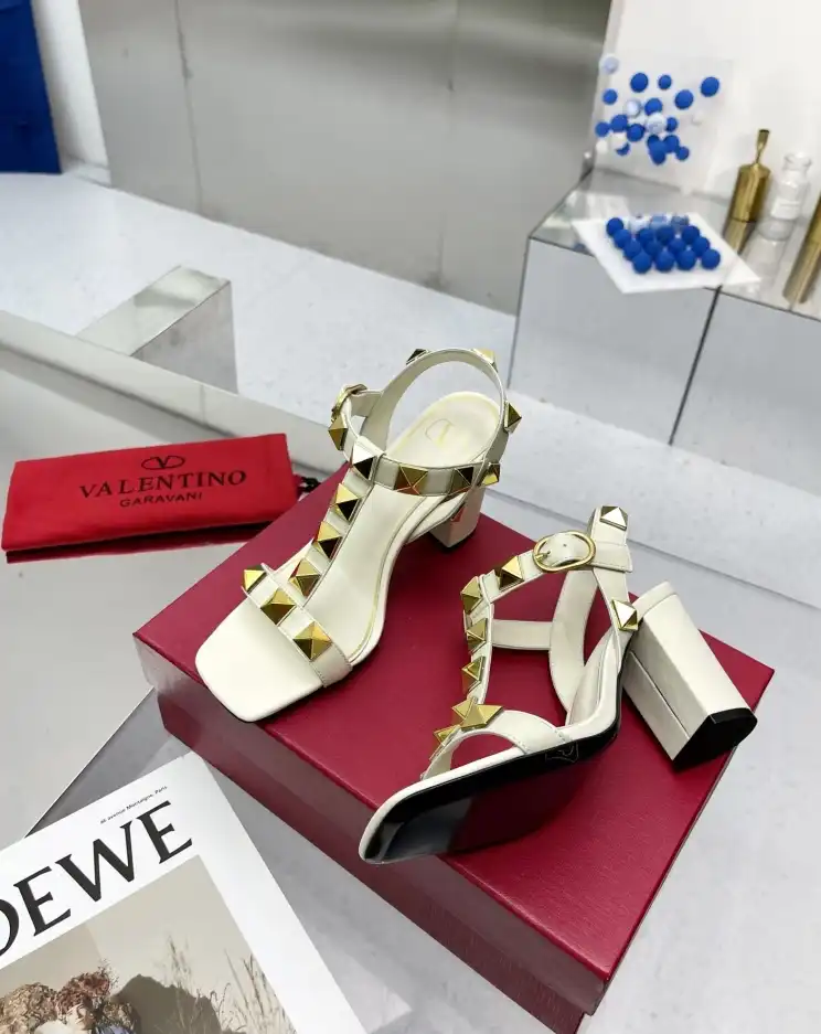 hype Valentino Sandals