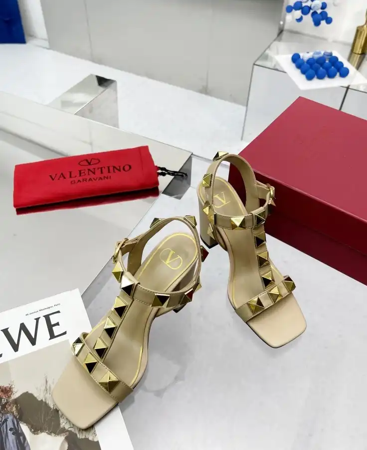 hype Valentino Sandals