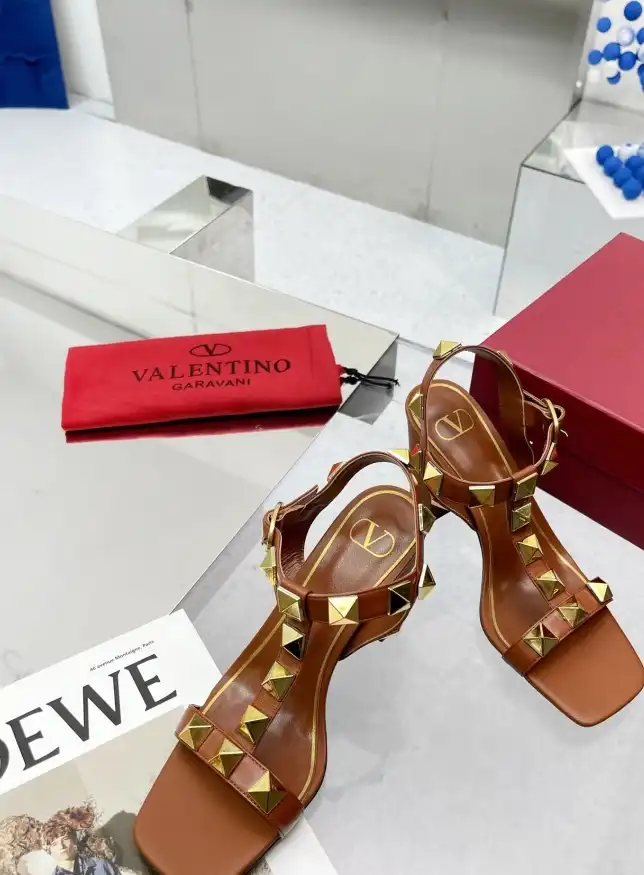 hype Valentino Sandals