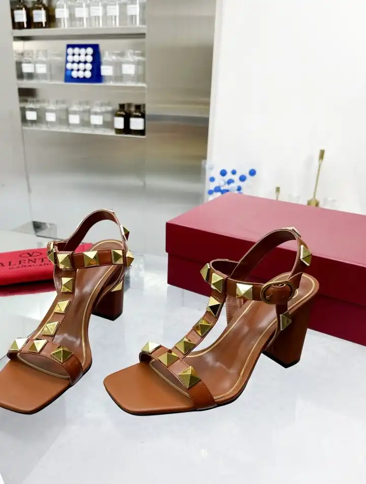 hype Valentino Sandals