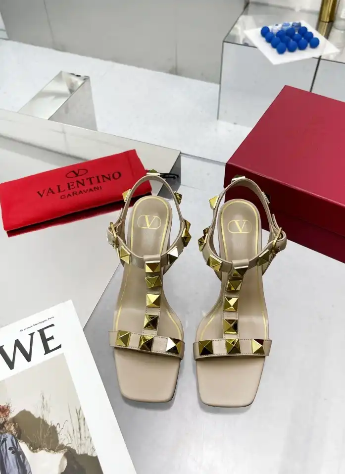 hype Valentino Sandals