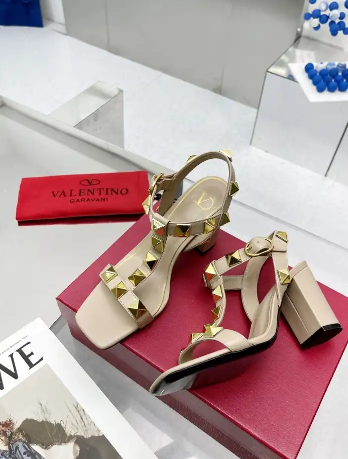 hype Valentino Sandals