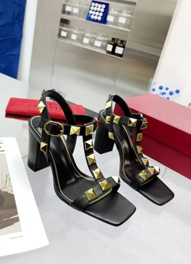 hype Valentino Sandals