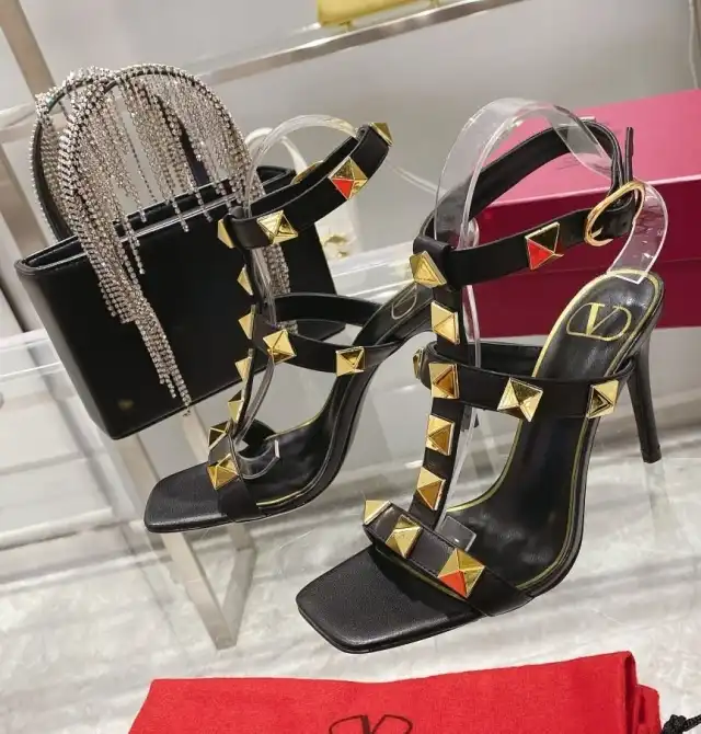 hype Valentino Sandals