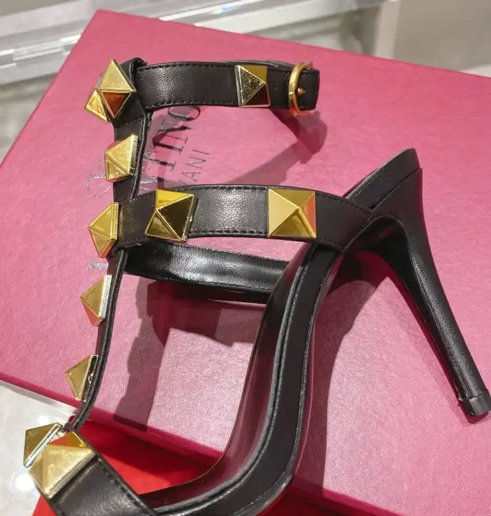 hype Valentino Sandals